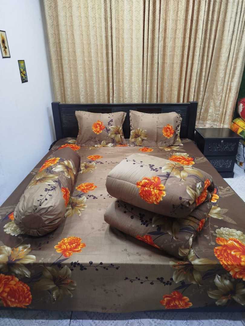 ৫,পিসের,টুয়েল,প্রিমিয়াম,কম্ফোর্টার,কম্বো,সেট